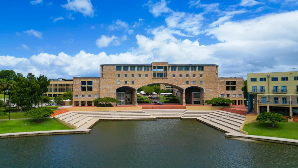 ModnPods visits Bond University